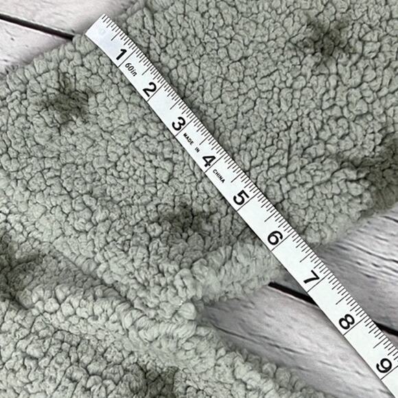 𝅺Thread & Supply Oversized Teddy Bear Fleece Pullover Sweater Gray Size XS, NWT - Picture 9 of 9